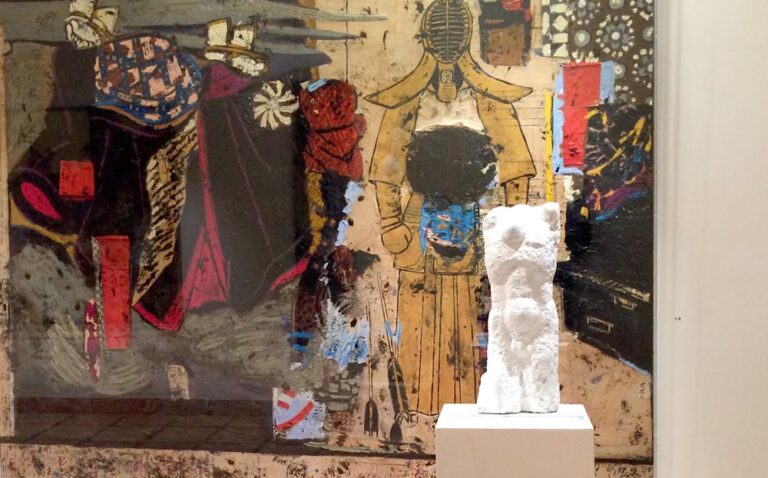 Collage und Torso-Skulptur in der Galerie Solitaire