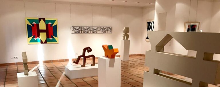 Blick in die Ausstellung der Galerie Solitaire